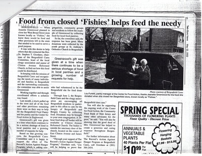 Greenwood Jeanette Food from closed Fishies helps feed the needy Twin Boro News May 22 2002.jpg