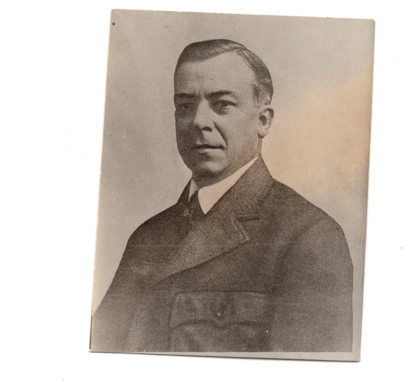 1 black and white photograph (1.75 x 2.25) Mayor Frank Winch, 1923.jpg