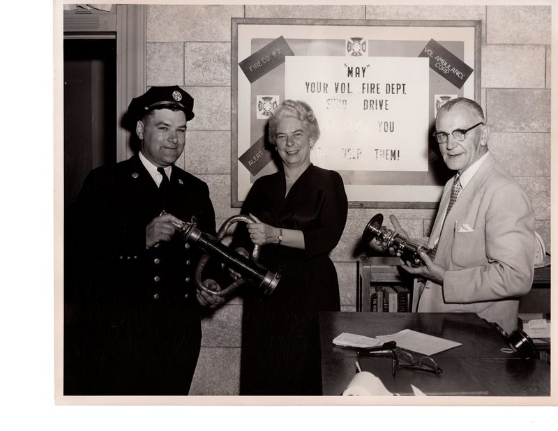 1 out of 15 black and white photographs 8 x 10 Bea James 1950s 1960s .jpg