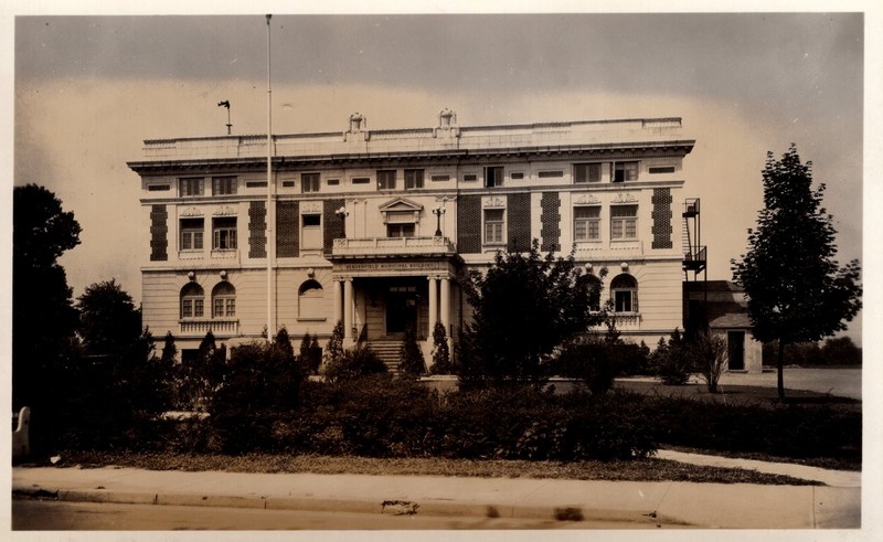 Black and white Borough Hall post card undated.jpg