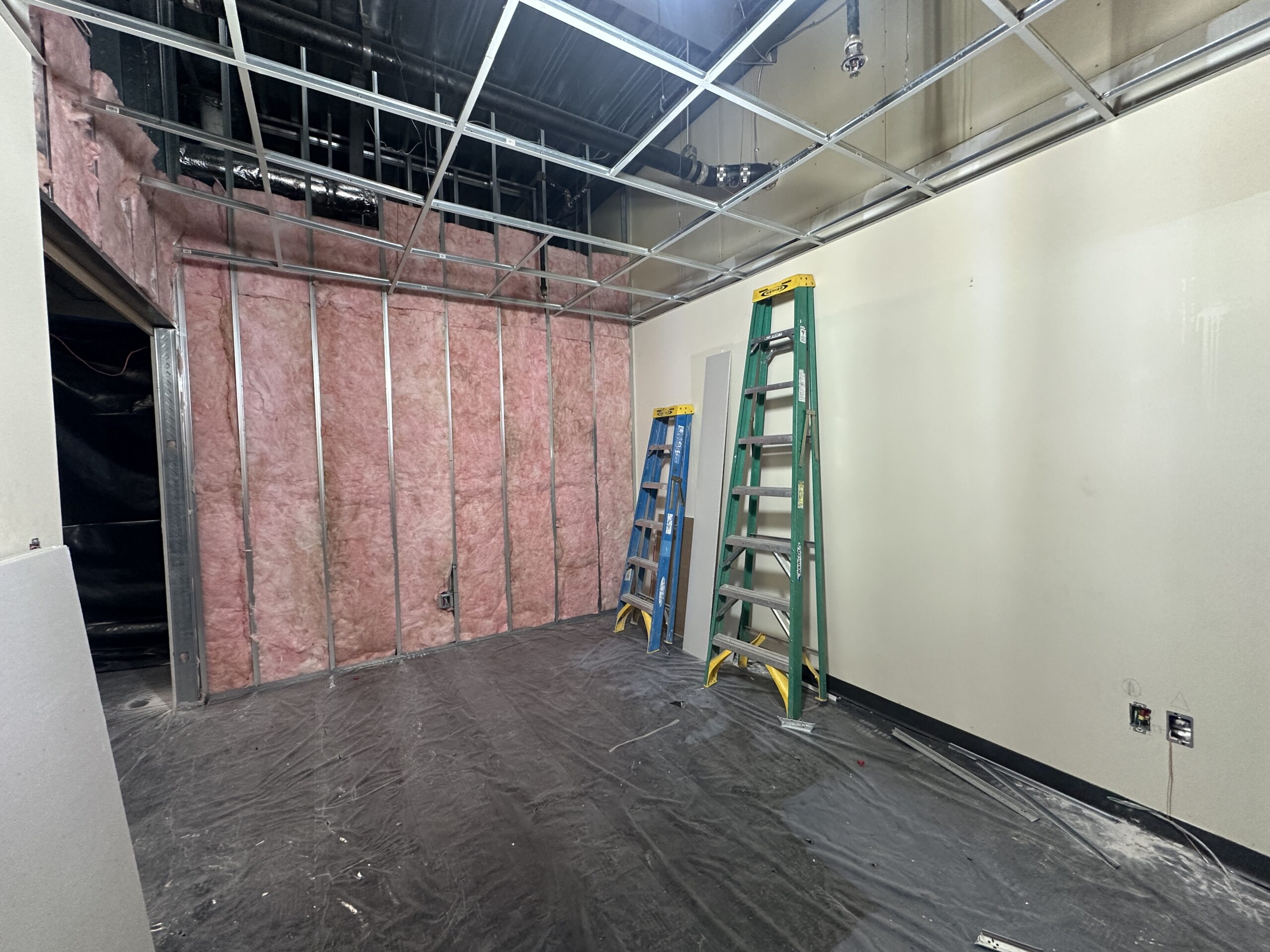 Image of the new reference office to show the updates of week 3/4 of construction.