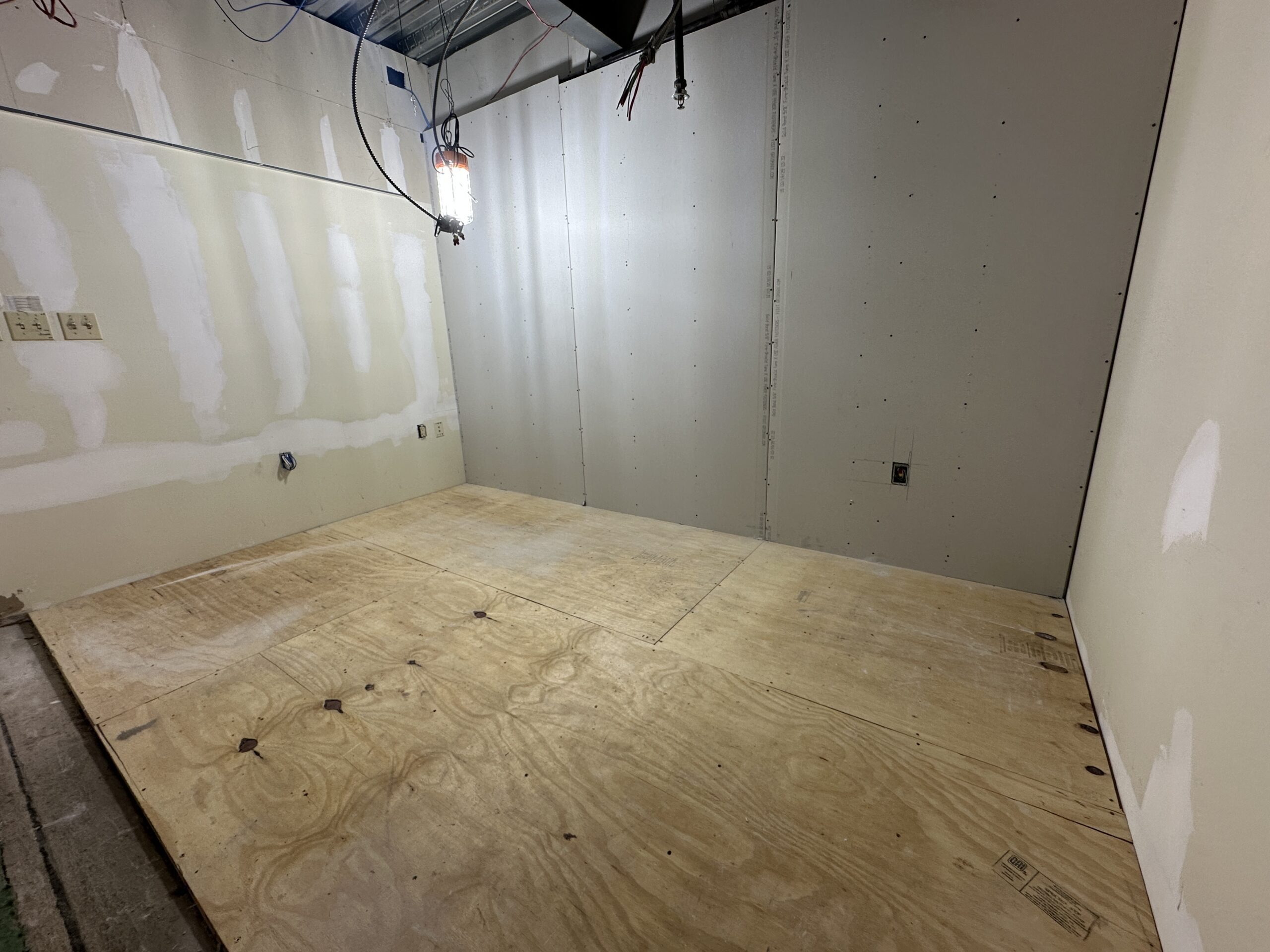 Image of the new reference office to show the updates of week 3/4 of construction.